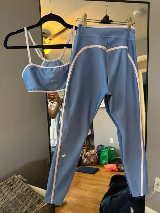 ALO Yoga Leggings and Sports Bra Set - Picture 1 of 8